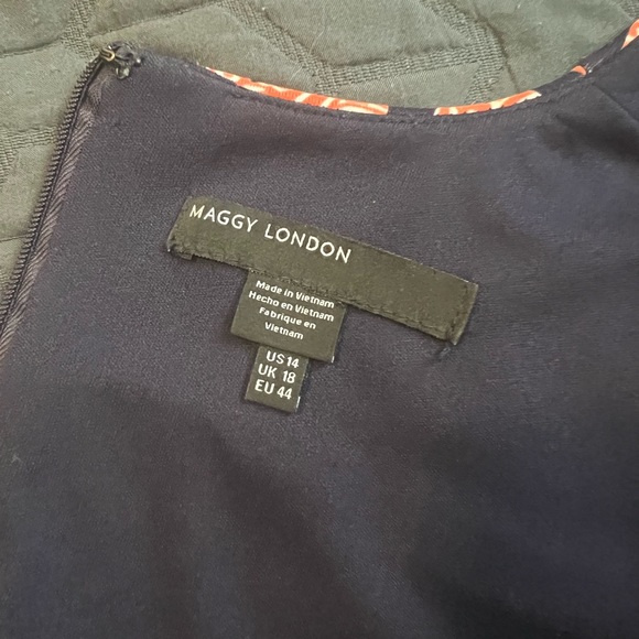 Maggy London Tatum Scuba Knit Dress. Gently Worn. Size 14 - Picture 5 of 7